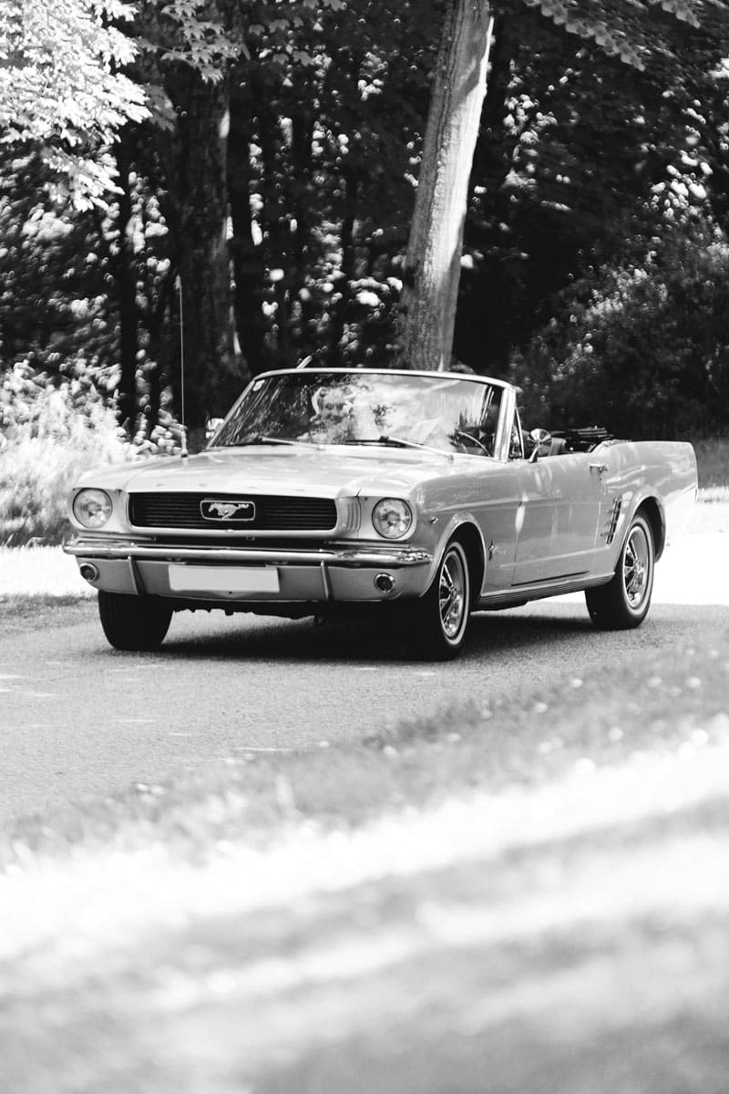 Ford Mustang Oldtimer als stilvolles Hochzeitsauto in Wien